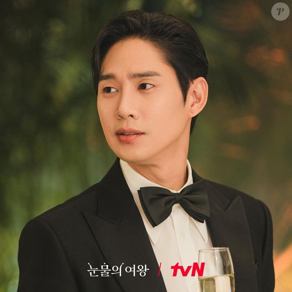 Park Sung-hoon interpretou o galã e vilão Yoon Eun-seong de 'Rainha das Lágrimas', que atrapalha o casal principal na reconciliação