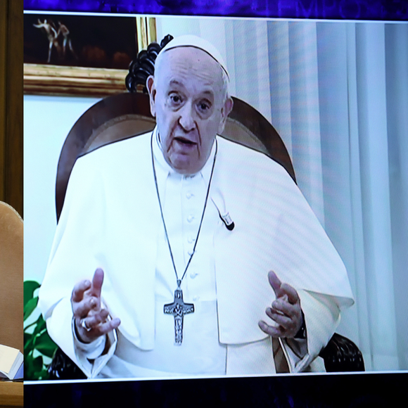 TV? Nem pensar! Papa Francisco trocou novelas por Jesus e deu recado direto: ‘Cuidar da vida alheia não faz bem’