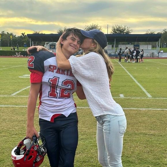 Em seu livro 'Nutrir', Gisele Bündchen revelou a salada favorita do filho, quem chama carinhosamente de Benny