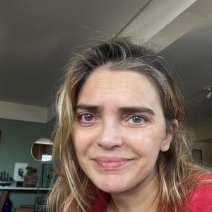 A atriz Titina Medeiros morreu neste domingo (11), aos 48 anos, em Natal, capital do Rio Grande do Norte. A informação foi confirmada pelo portal G1