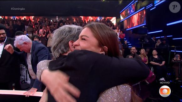 Grazi Massafera também ganhou um agraço caloroso de Murilo Benício, com quem contracena em 'Três Graças'