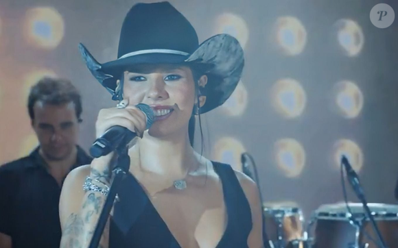 Depois de aparecer como ela mesma em Coração Acelerado, Ana Castela entrou no radar da direção da TV Globo. Amora Mautner comentou uma publicação da cantora e citou Larissa Manoela ao convidá-la para uma novela