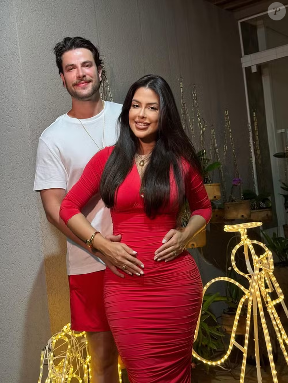 Natal dos famosos: grávida, ex-BBB Lais Caldas celebra data especial com o marido, Gustavo Marsengo
