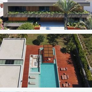 A mansão que o casal dividiu chama atenção pela sala de estar repleta de memórias, com prêmios importantes da carreira dos dois em destaque