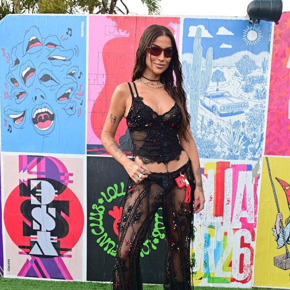 De pretinho nada básico, Bianca Andrade apostou em transparência para o Lollapalooza 2026
