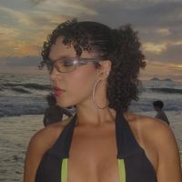 40kg mais magra, filha atriz de Simony, Aysha Benelli deixa barriga e tattoos à mostra em novo dia de academia