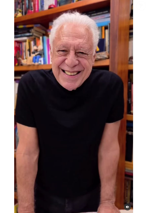 Hoje com 76 anos, Antônio Fagundes já está grisalho e ainda segue atuando a todo vapor