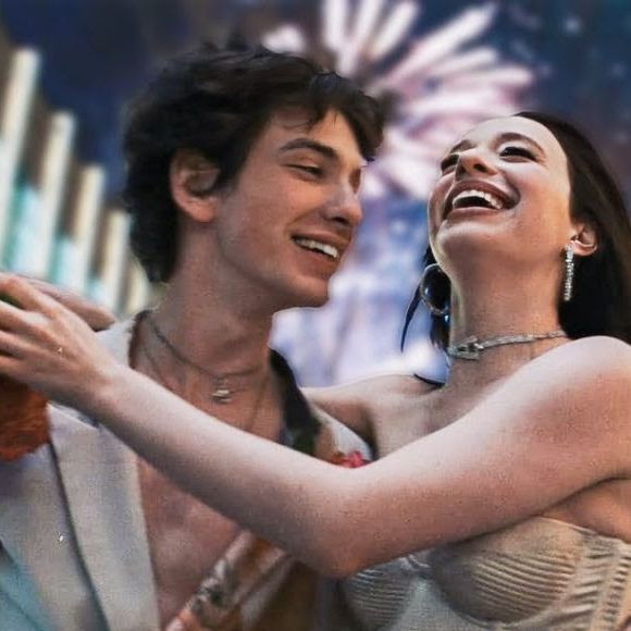 Melhor Filme do Oscar 2025, ‘Anora’ conta a história de uma stripper e mostra os bastidores da prostituição, mercado no qual a brasileira atuou durante anos