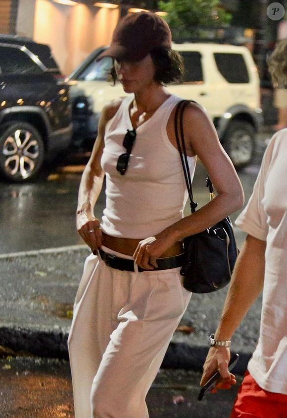 Bruna Marquezine fez mais uma aparição com o novo visual, um bob moderno na altura do queixo que promete ser uma das principais tendências de 2026