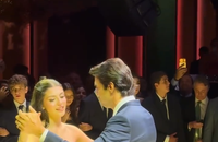 Vídeo: Kaká dança a valsa de 15 anos com a filha Isabella
