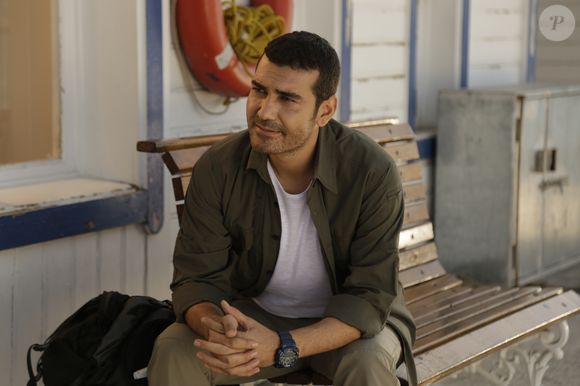 Sarp vai até Sirin e pergunta se ela revelou aos pais como fez para tiras as fotos comprometedoras deles na novela 'Força de Mulher' no capítulo de 22 de janeiro de 2025