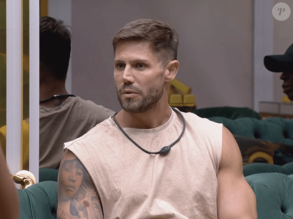 Segundo a especialista, esse tipo de linguagem reduz o status, as características ou as qualificações de alguém