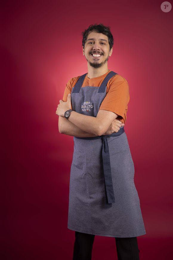 Bruno Sutil – Sutil, de 35 anos, nasceu em Porto Alegre e vive na cidade de São Paulo. Pesquisador sensorial, dedica-se a entender como os sentidos influenciam as decisões das pessoas, prestando consultoria para marcas de alimentos e produtos de limpeza, por exemplo