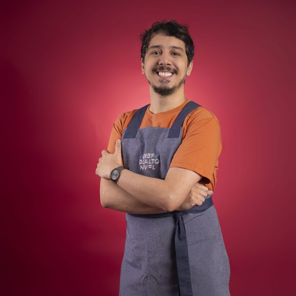 Bruno Sutil – Sutil, de 35 anos, nasceu em Porto Alegre e vive na cidade de São Paulo. Pesquisador sensorial, dedica-se a entender como os sentidos influenciam as decisões das pessoas, prestando consultoria para marcas de alimentos e produtos de limpeza, por exemplo