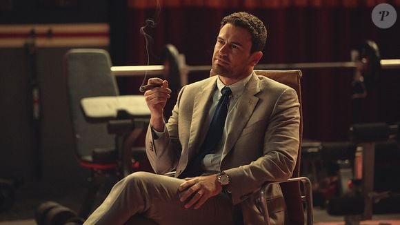 A segunda temporada estreou em 3 de setembro e passou duas semanas no topo da lista dos mais assistidos da Netflix em 75 países.