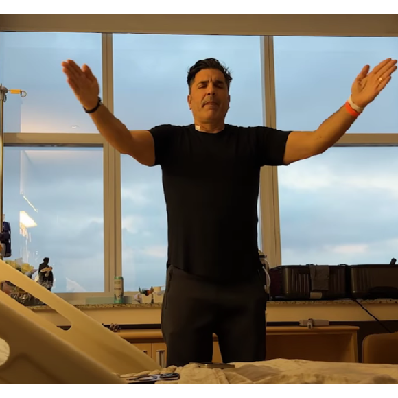 Estado de saúde de Edu Guedes: o famoso apresentador também ressaltou que rezou bastante, para voltar logo para casa.