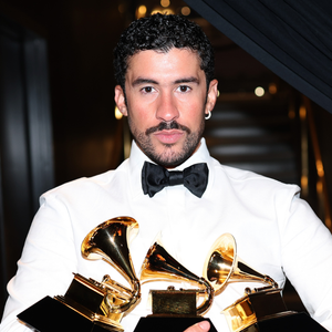 O 'Coelhão' está na área e em grande fase. Bad Bunny estreia no Brasil nesta sexta-feira (20), no estádio Allianz Parque, após cantar no intervalo do Super Bowl e conquistar o Grammy de Álbum do Ano