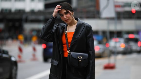 Achei na Shein uma bolsa que parece da Chanel e com preço baratinho: cor neutra e super elegante