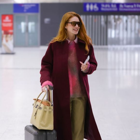 A obtenção da cidadania italiana por Marina está ligada à sua ascendência familiar. Ela é descendente de italianos originários da região da Calábria, no sul da Itália. Para formalizar o processo, a atriz visitou o Consulado Geral da Itália no Rio de Janeiro, onde foi recebida pelo cônsul Paolo Miraglia.