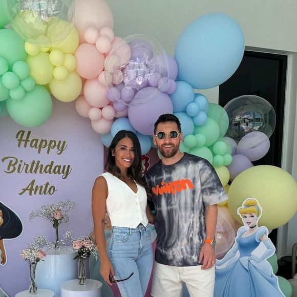 Antonela Roccuzzo, mulher de Messi, fatura R$ 2 milhões em cada publicidade, segundo levantamento