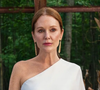 Julianne Moore interpreta Michaela Kell, uma socialite enigmática no centro das tensões psicológicas de Sereias, da Netflix
