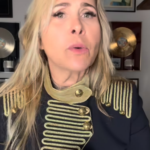 Andrea Sorvetão rebate declarações de Xuxa Meneghel sobre homofobia e acusa uma ex-Paquita de dizer a um fã gay para 'virar homem'