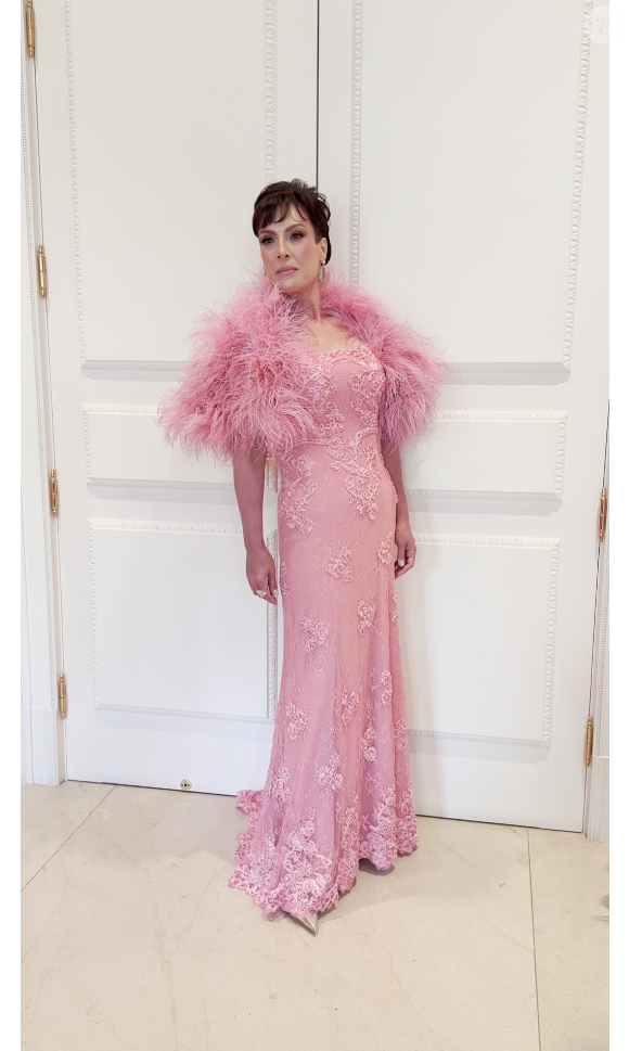 Magda Colares virou alvo de críticas nas redes sociais após o clique viralizar e foi acusada de 'querer chamar atenção'