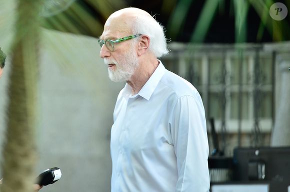 Velório de Laura Cardoso: Odilon Wagner também se despediu da atriz
