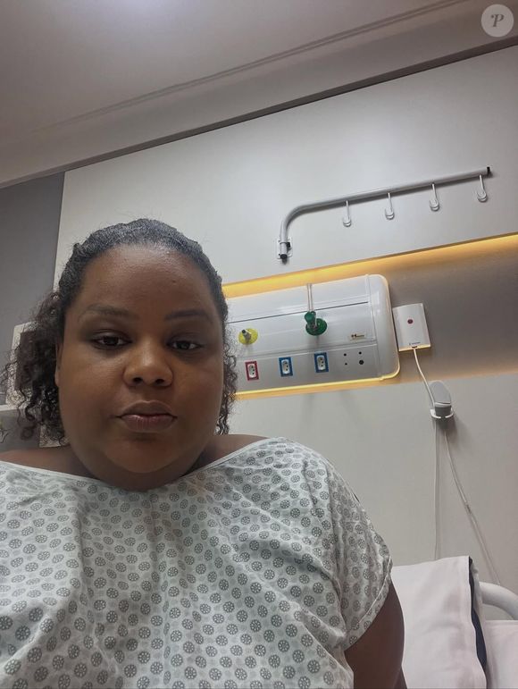 Artista de Niterói divide detalhes da cirurgia e reforça foco no autocuidado