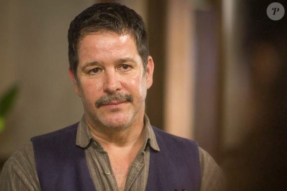 O ator carrega no currículo papéis emblemáticos como o de Lucas e Léo em "O Clone", o jogador Tufão de "Avenida Brasil" e o vilão Tenório do remake de "Pantanal"