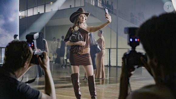 Naiane (Isabelle Drumond) no desfile da Boaz.