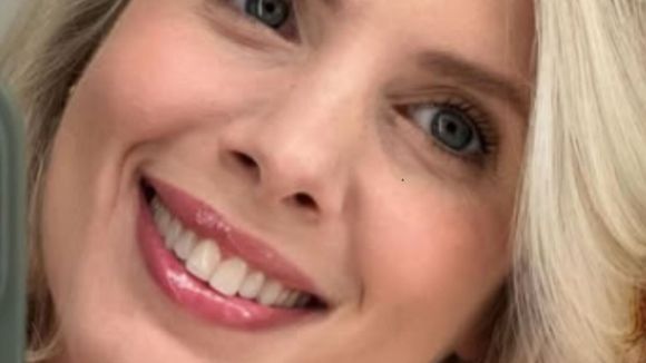 'Fico exausta, posso ter crise': Há 8 anos, ex-atriz da Globo e nora de Marília Gabriela, Dani Valente enfrenta doença e busca a cura na fé evangélica