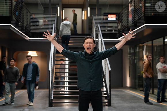 Super Pumped: A Batalha pela Uber (Apple TV) - Mostra os bastidores da ascensão meteórica e das polêmicas envolvendo Travis Kalanick, ex-CEO do Uber, e como a empresa se tornou uma das startups mais valiosas do mundo.