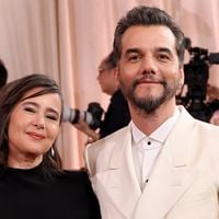 Mais de 20 anos juntos, início no Carnaval e 3 filhos: a história de amor de Wagner Moura e Sandra Delgado tem um roteiro melhor que muito filme de Hollywood