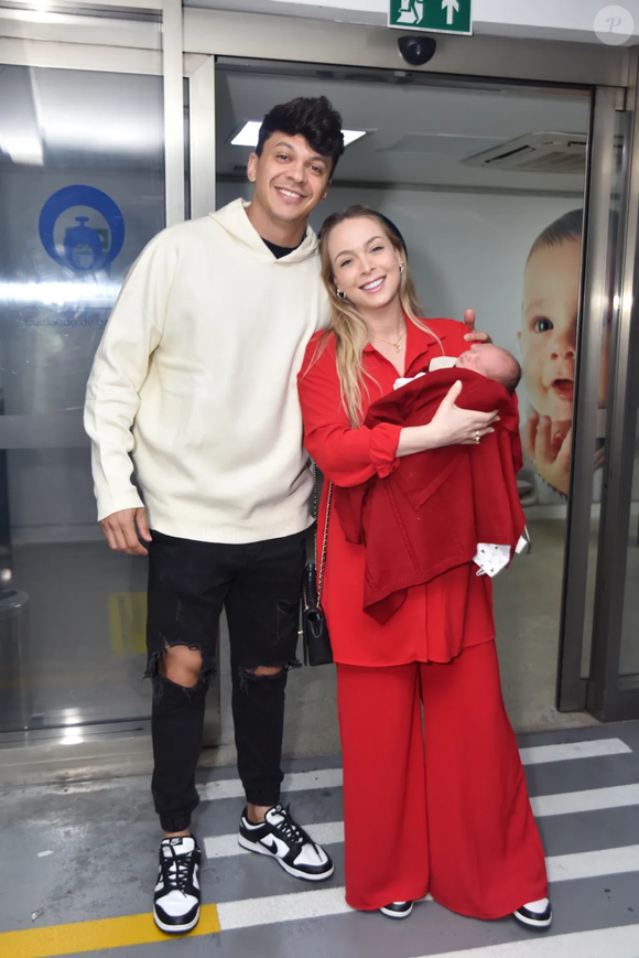 O perfil 'Daily do Garotinho', que costuma dar notícias exclusivas a respeito da vida pessoal dos famosos, cravou que o término é real