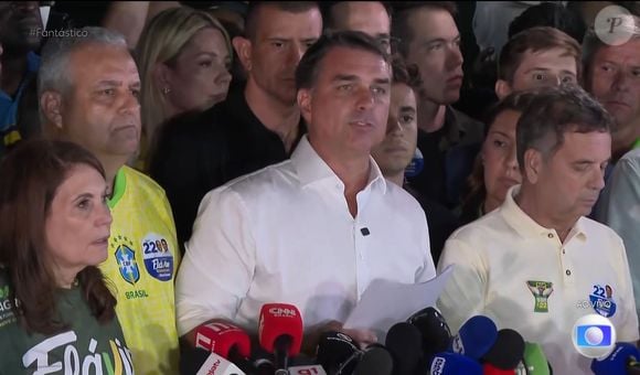 Flávio Bolsonaro avisou que vai pedir juridicamente a anulação das Eleições 2026