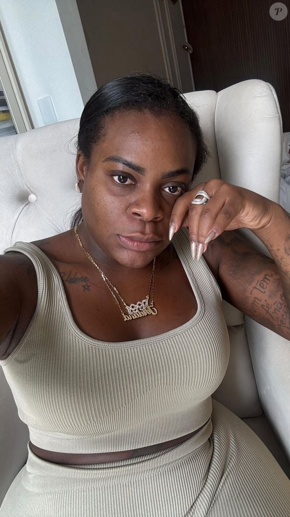 Jojo Todynho teria sido vista extremamente nervosa ao acompanhar o namorado no hospital