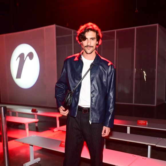 O ator Bruno Montaleone também marcou presença no evento, usando look casual