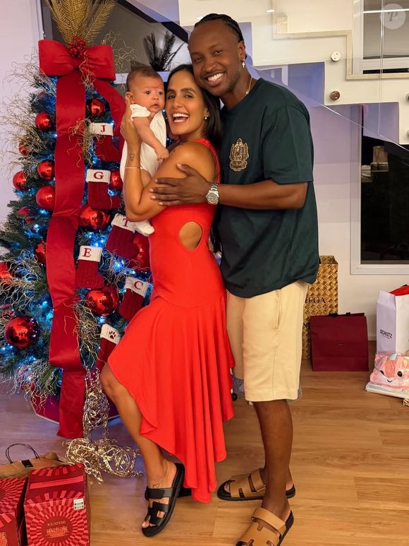Carol Peixinho e Thiaguinho celebraram o nascimento de seu primeiro filho, Bento, nascido em 19 de setembro de 2025