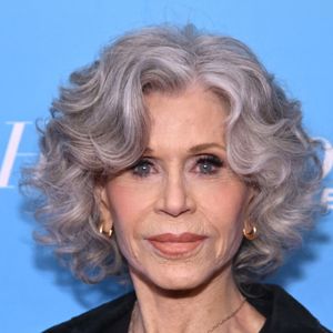 Jane Fonda também encara o envelhecimento como um momento de manter os cuidados com sua mente e corpo