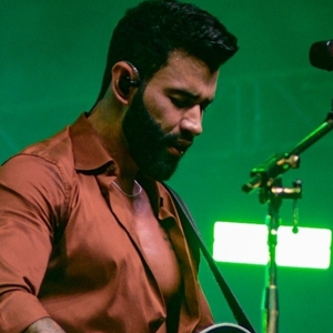 Gusttavo Lima foi chamado de 'ladrão do dinheiro do povo' após cancelar show em Surubim (PE); cantor afirma ter passado mal, por intoxicação alimentar