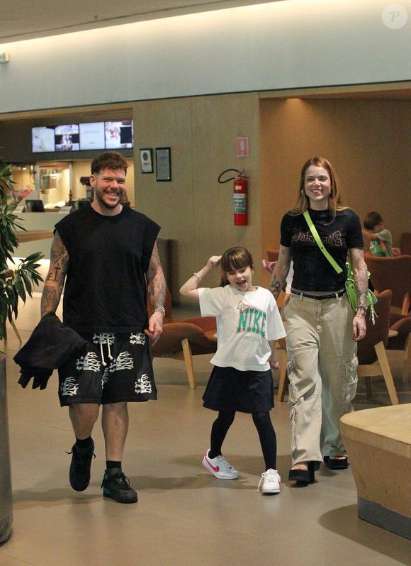 Thaís Vasconcellos e o marido, Ferrugem, são pais de Sofia e Aurora, a caçula