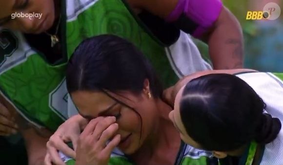 Gracyanne chora em Prova do Líder e é consolada por outros brothers do 'BBB 25'