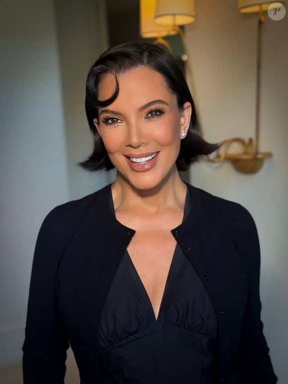 Kris Jenner, mãe do clã Kardashian, chocou o mundo ao aparecer com uma aparência completamente jovial