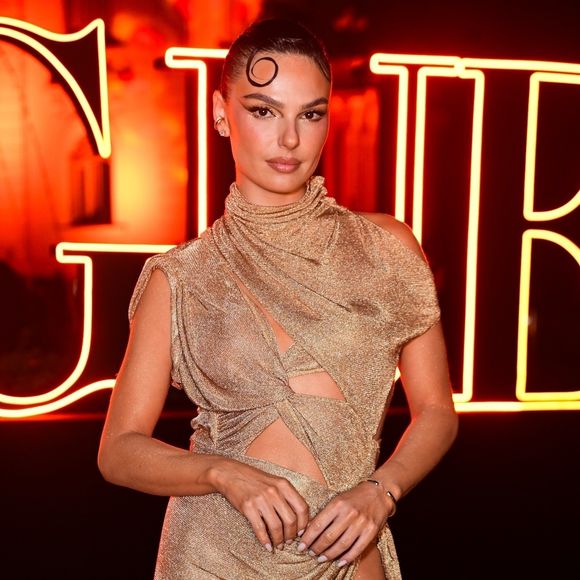 2024: assim estava Isis Valverde em uma festa no final do ano