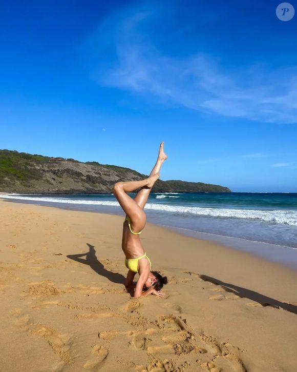 'BBB 25': Vitória Strada esbanja beleza e boa forma até mesmo em fotos de cabeça para baixo