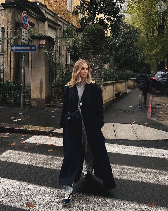 O novo Samba LT mantém a silhueta vintage, mas troca a camurça macia por um tecido mais sério, com efeito couro tradicional