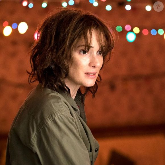 'Stranger Things': Winona Ryder apareceu em Stranger Things para viver a personagem Joyce aos 45, o que rendeu indicação ao Globo de Ouro