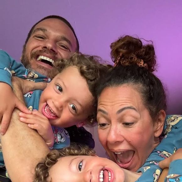 Roque e Raul são os únicos filhos de Emilio Dantas e Fabiula Nascimento