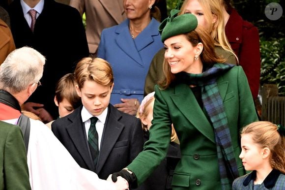 Parece que a Princesa Kate Middleton não está muito feliz com uma certa vontade do Príncipe William, no que diz respeito ao futuro educacional do filho mais velho deles, o George.